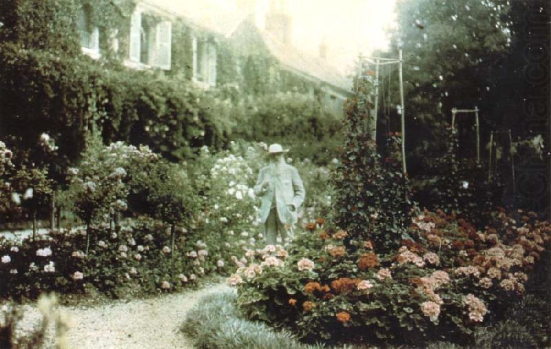 Monet in his garden at Giverny, Claude Monet